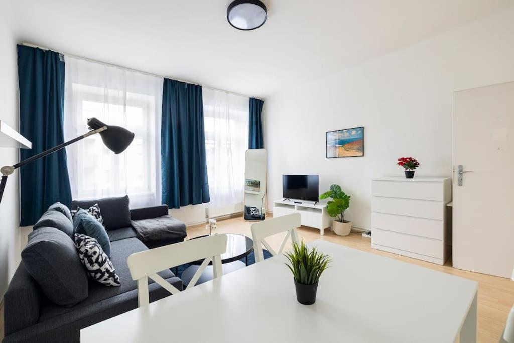 Beautiful 1 Bedroom Apartment Near Schoenbrunn Wien Eksteriør bilde